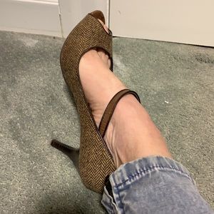 Tweed peep toe strapped 3” heels.
